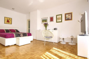 Spacious city center studio apartment Jenny